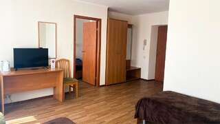 Гостиница Конаково Конаково Стандартный пятиместный двухкомнатный третьей категории-6