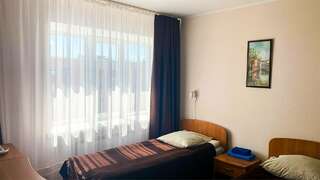 Гостиница Конаково Конаково Стандартный пятиместный двухкомнатный третьей категории-7