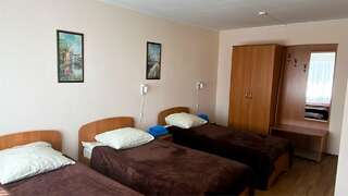 Гостиница Конаково Конаково Стандартный пятиместный двухкомнатный третьей категории-12