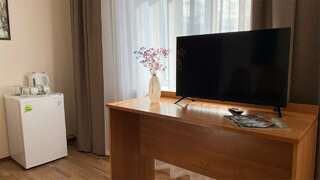 Гостиница Конаково Конаково Стандартный трехместный номер третьей категории-7