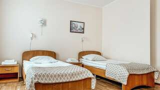 Гостиница Конаково Конаково Стандартный трехместный номер третьей категории-5