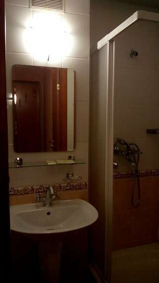 Гостиница Конаково Конаково Стандартный четырехместный третьей категории-6